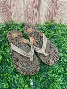 Reef Women's Ahi Cheetah Gold Strap Flip Flops